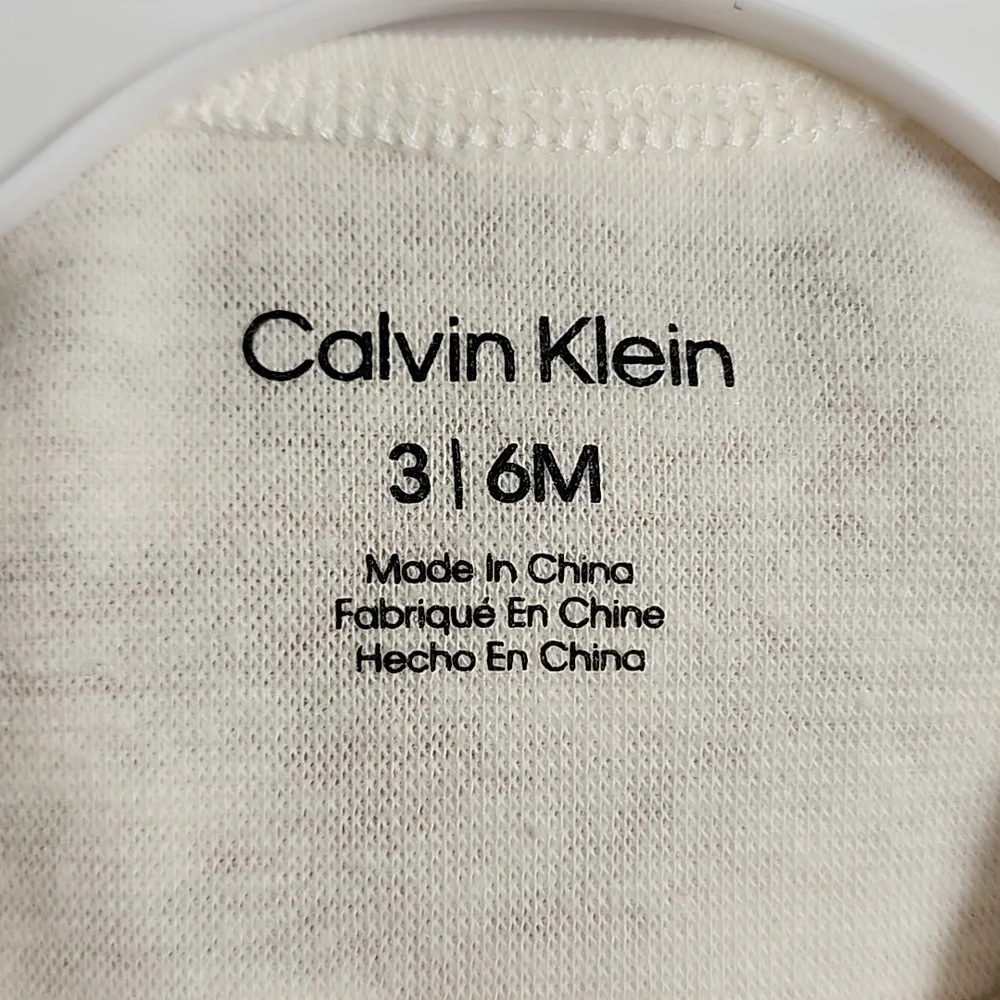 Calvin Klein 3 Piece Set Soft Beige 2 Bodysuits & Pants 3-6 M - New with Tags